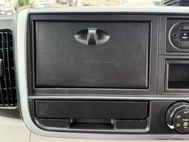 Mitsubishi Fuso CANTER 20