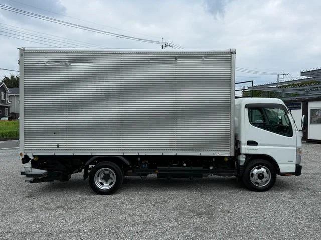 Mitsubishi Fuso CANTER 4
