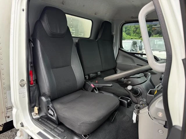 Mitsubishi Fuso CANTER 11