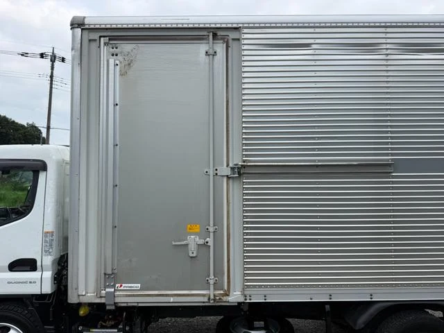 Mitsubishi Fuso CANTER 79