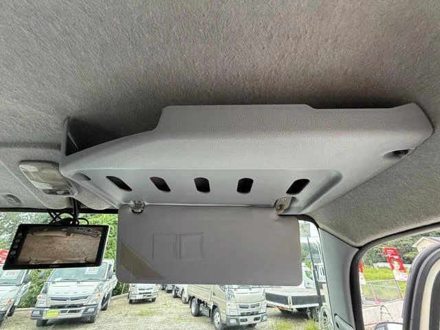 Mitsubishi Fuso CANTER 26