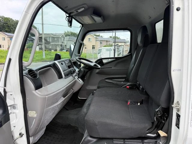 Mitsubishi Fuso CANTER 32