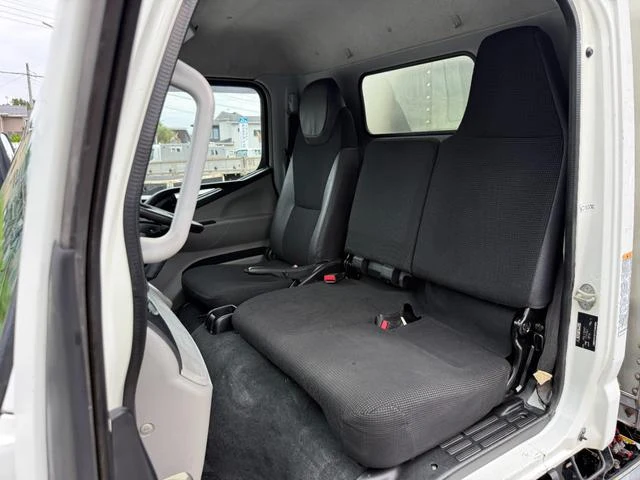 Mitsubishi Fuso CANTER 31