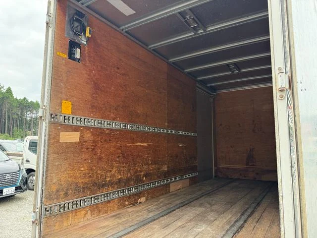 Mitsubishi Fuso CANTER 51