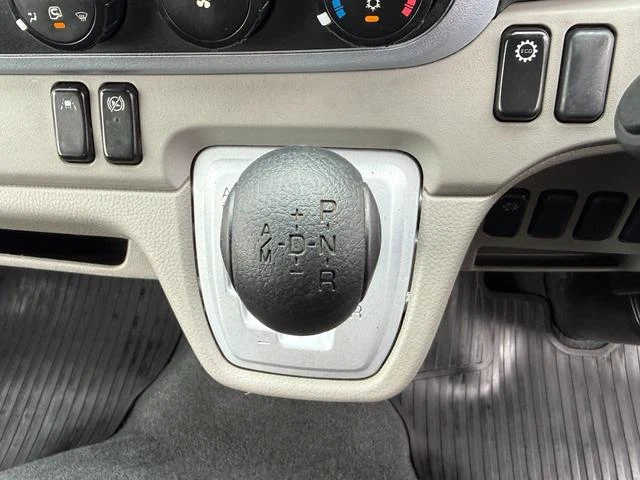 Mitsubishi Fuso CANTER 23