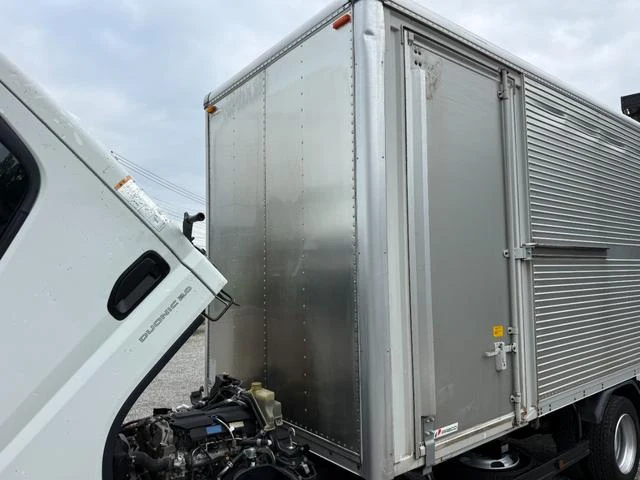 Mitsubishi Fuso CANTER 43