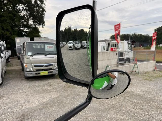Mitsubishi Fuso ROSA 42