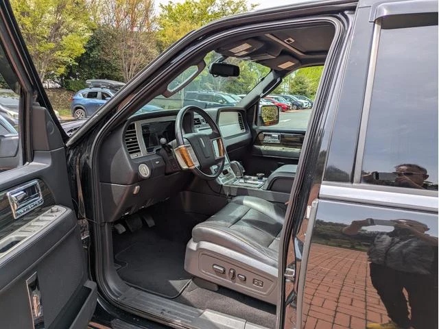 Lincoln NAVIGATOR 23