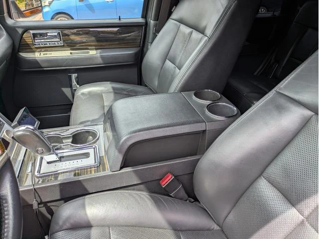 Lincoln NAVIGATOR 53