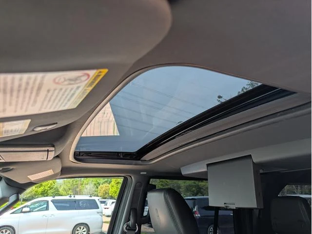 Lincoln NAVIGATOR 34