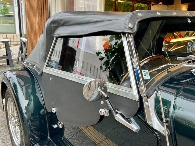 Morgan PLUS4 42