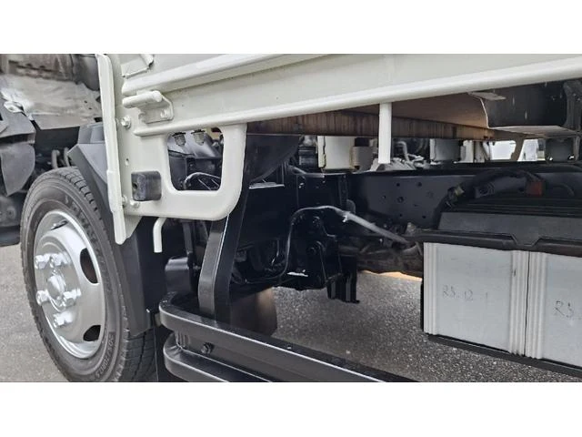 Hino DUTRO 28