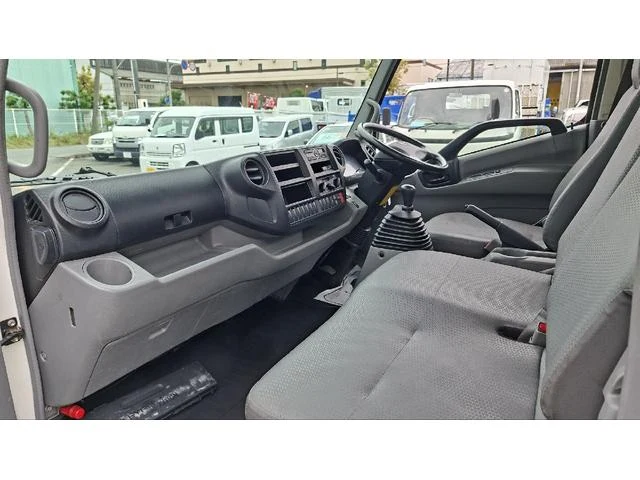 Hino DUTRO 52