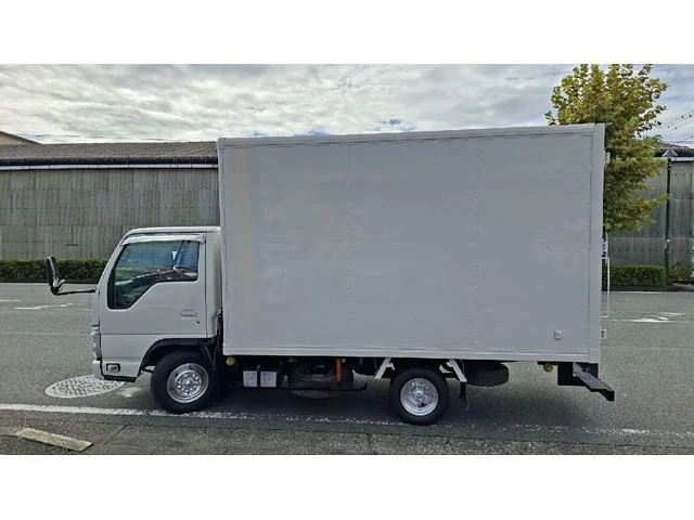 Isuzu ELF 29