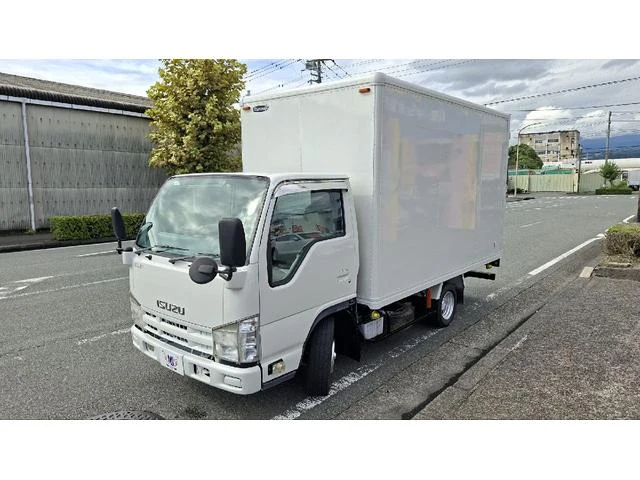 Isuzu ELF 13