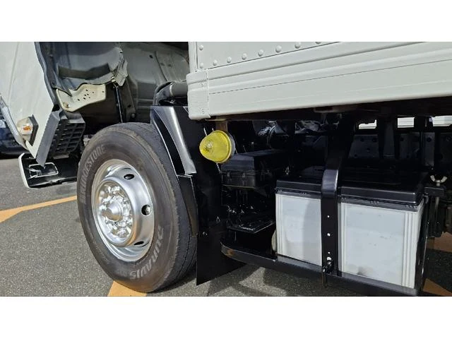 Isuzu ELF 19