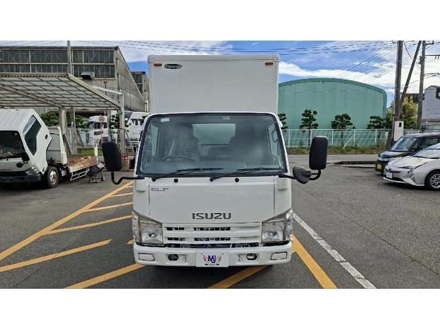 Isuzu ELF 12