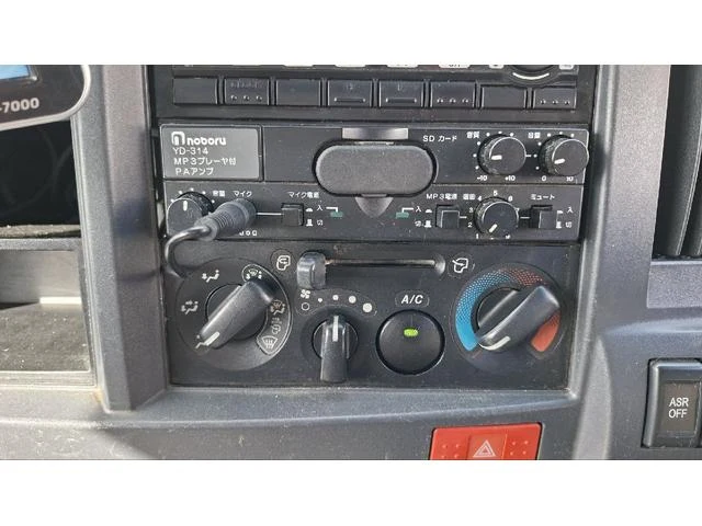 Isuzu ELF 6