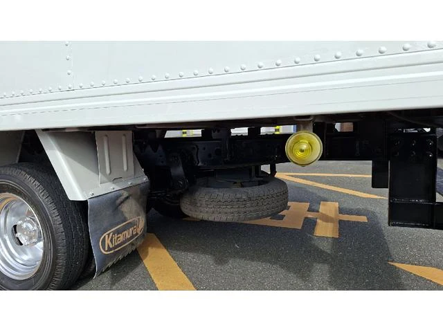 Isuzu ELF 32