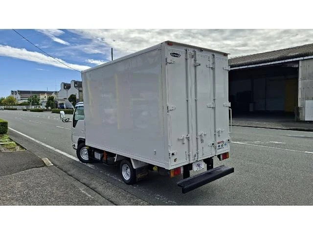 Isuzu ELF 17