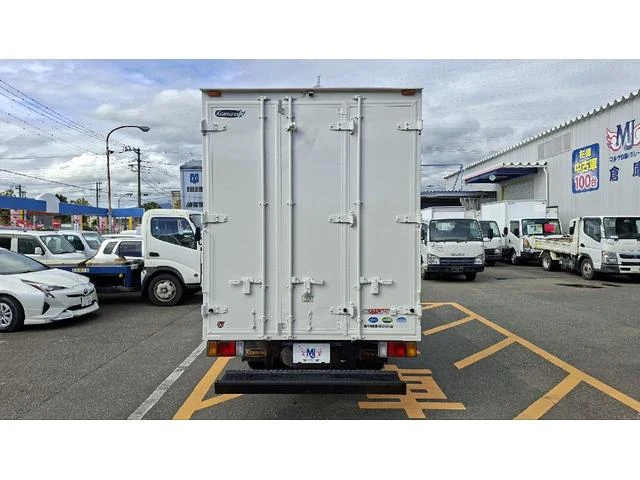 Isuzu ELF 16