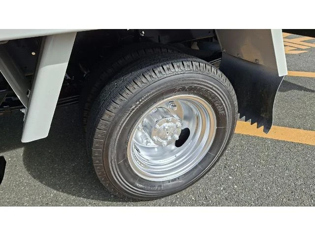 Isuzu ELF 46