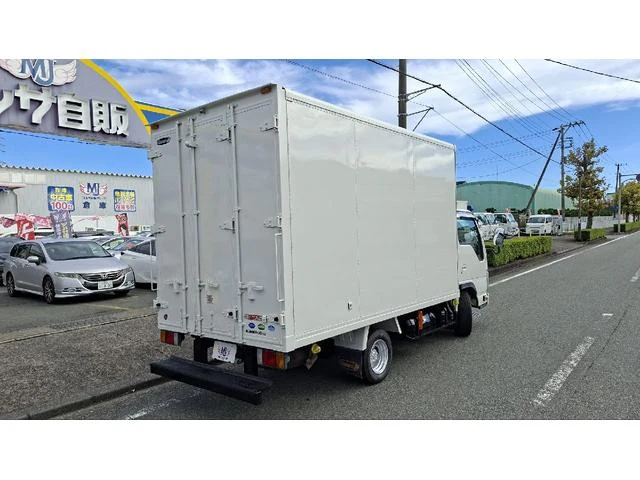 Isuzu ELF 15