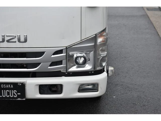 Isuzu ELF 33