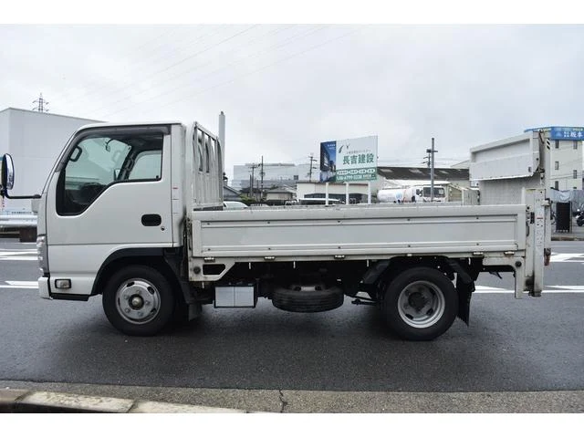 Isuzu ELF 27