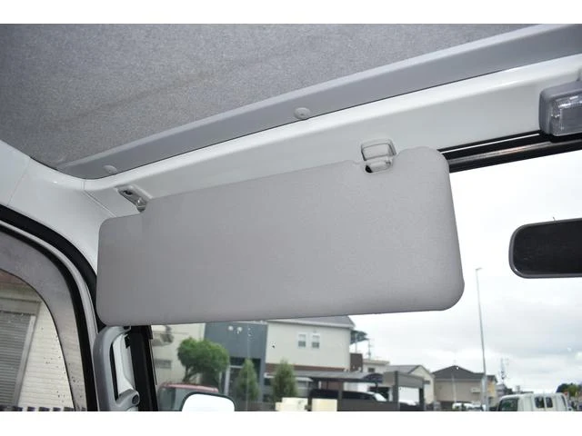 Isuzu ELF 23
