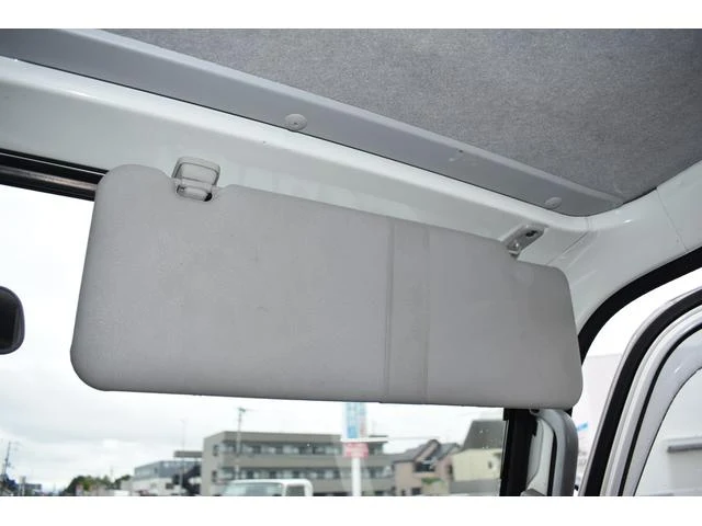 Isuzu ELF 22
