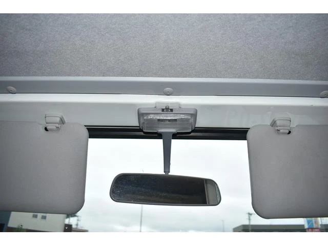 Isuzu ELF 21
