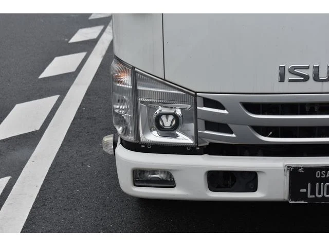 Isuzu ELF 32