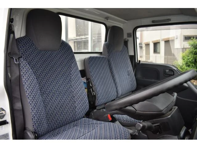 Isuzu ELF 9