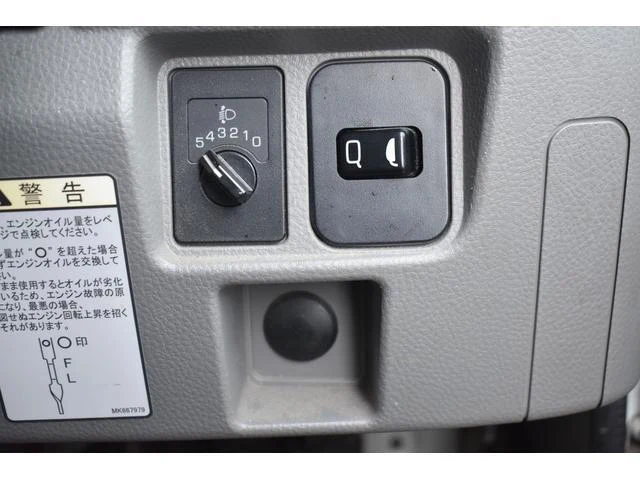 Mitsubishi Fuso CANTER 17