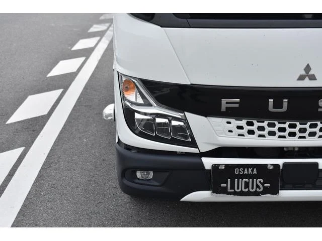 Mitsubishi Fuso CANTER 33