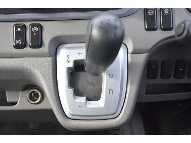 Mitsubishi Fuso CANTER 21