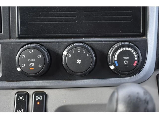 Mitsubishi Fuso CANTER 23