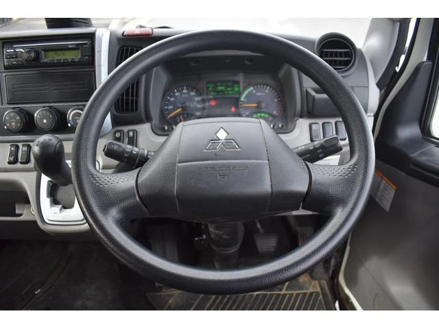 Mitsubishi Fuso CANTER 2