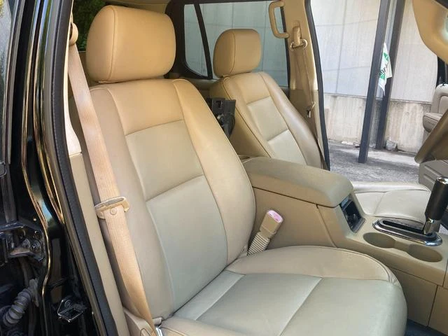 Ford EXPLORER 45