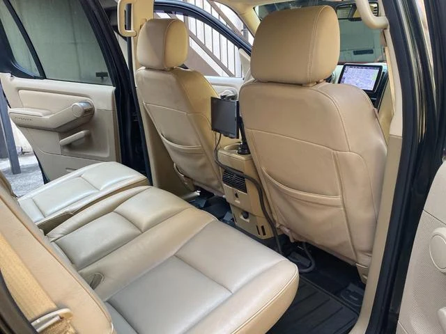 Ford EXPLORER 47