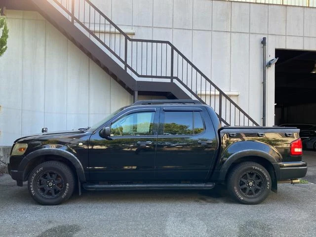 Ford EXPLORER 8
