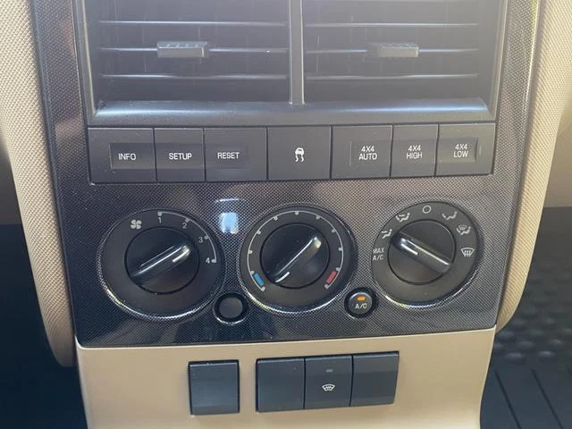 Ford EXPLORER 25