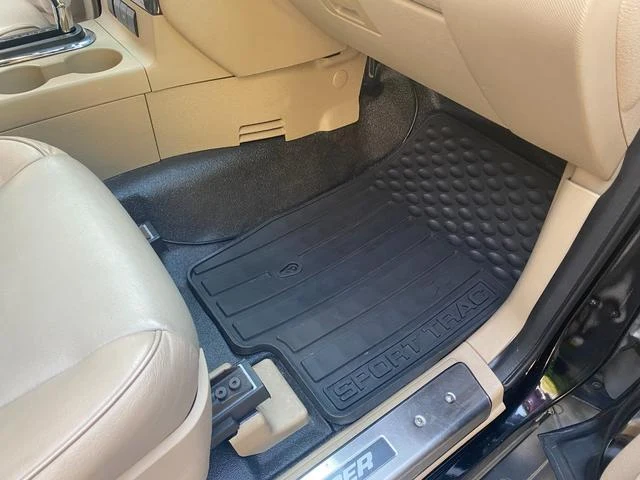 Ford EXPLORER 41