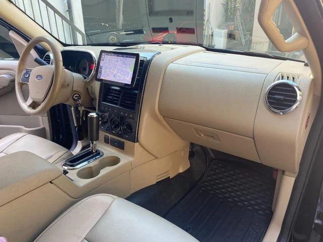 Ford EXPLORER 39