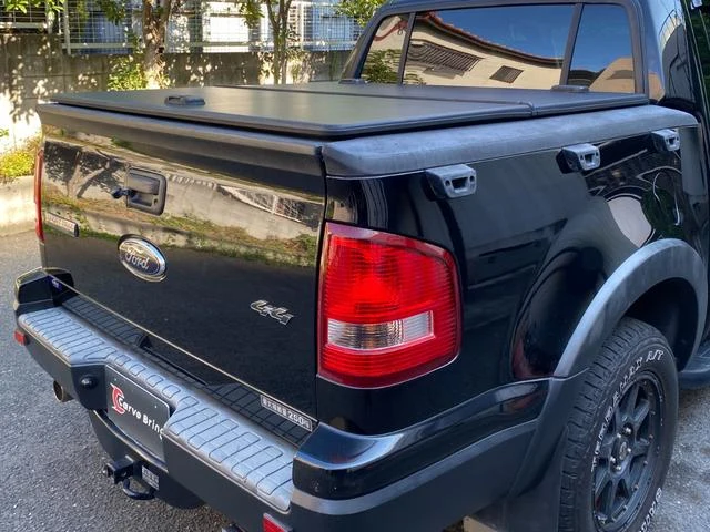 Ford EXPLORER 64