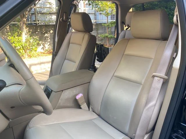 Ford EXPLORER 33