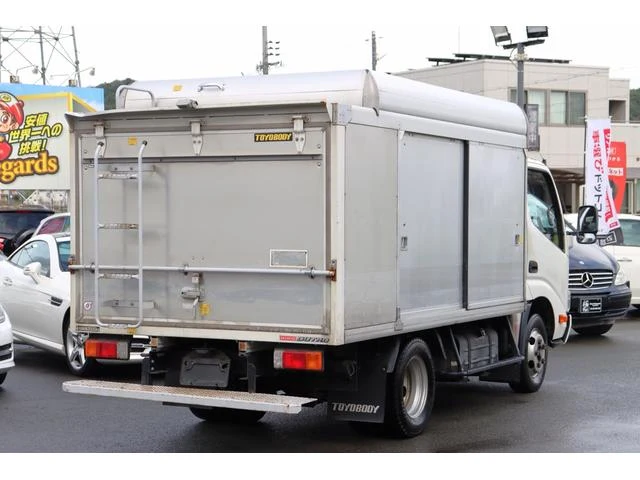 Hino DUTRO 25