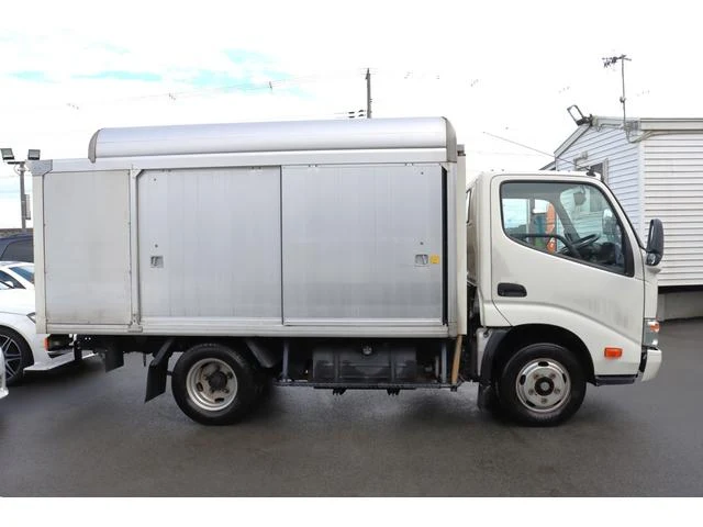 Hino DUTRO 3