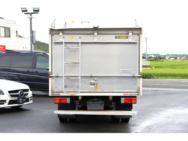 Hino DUTRO 24